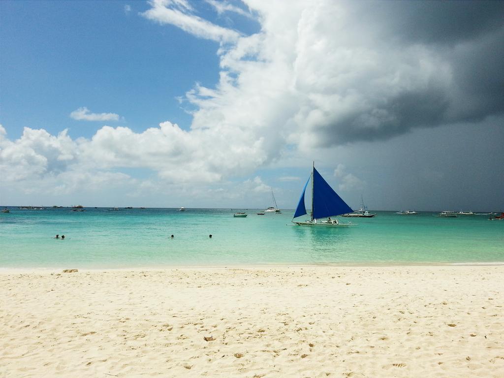 812 Angol Boracay Exteriör bild