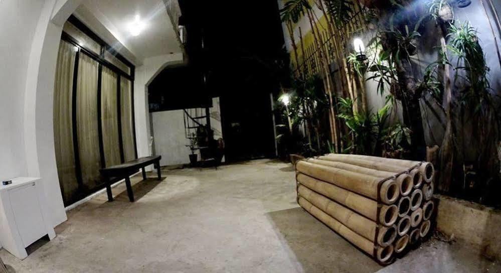 812 Angol Boracay Exteriör bild